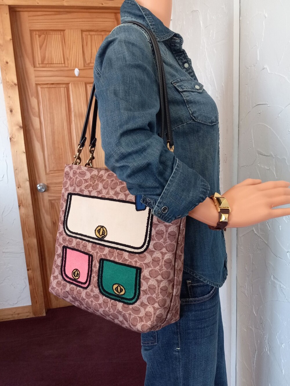 Coach Rogue Tote, Signature Canvas With Trompe L'oeil Print, Forever Collection - Picture 6 of 16